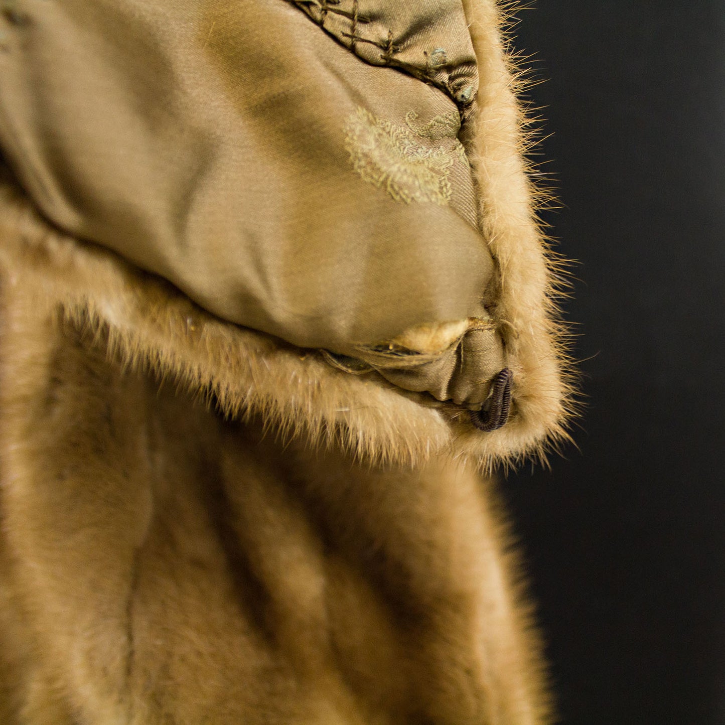 Saks Autumn Haze Mink Stole - Free Size