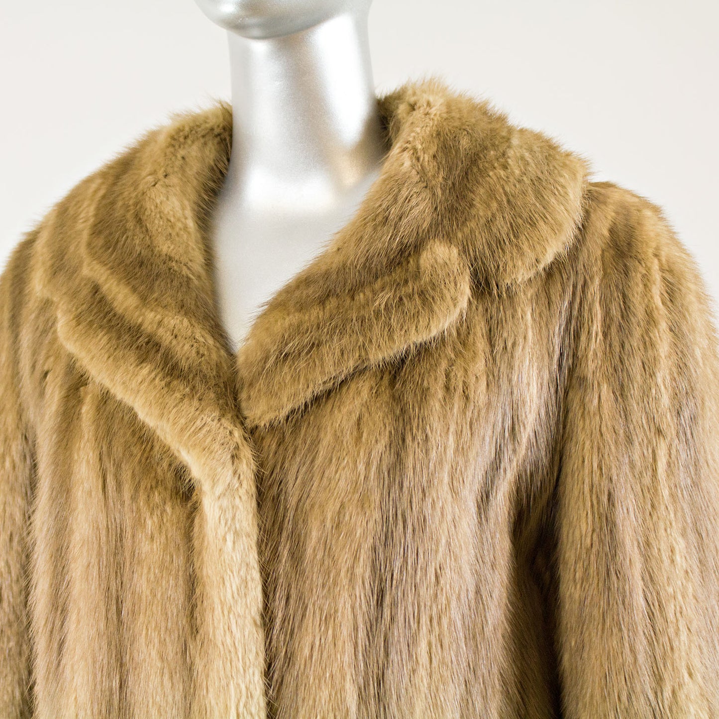 Beige Long Hair Muskrat Jacket - Size M ( Vintage Furs)