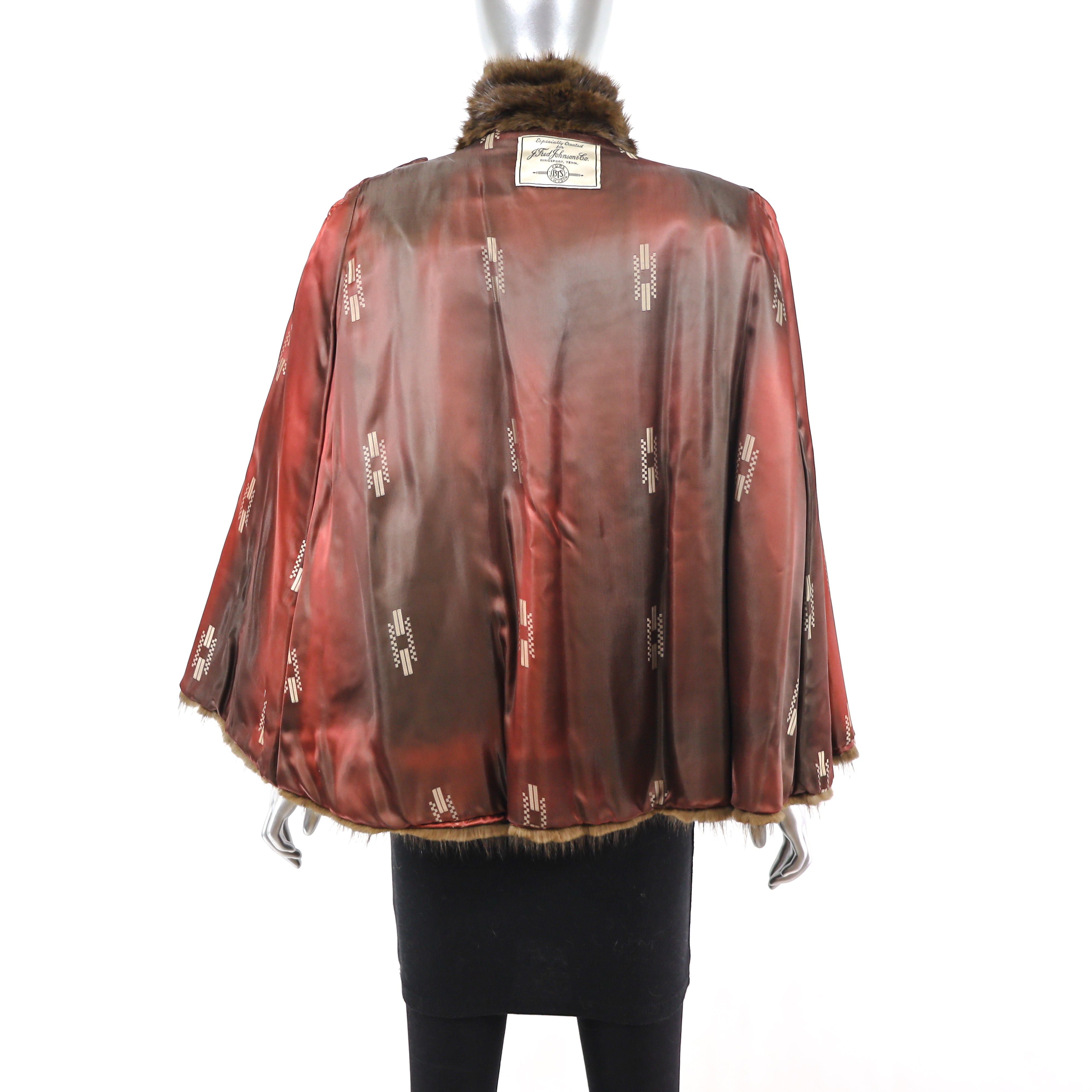 Nutria Cape- Size M | VintageFurs